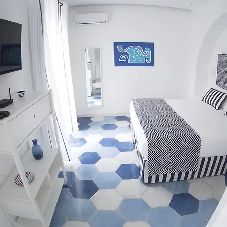 Syreness Suites Sorrent