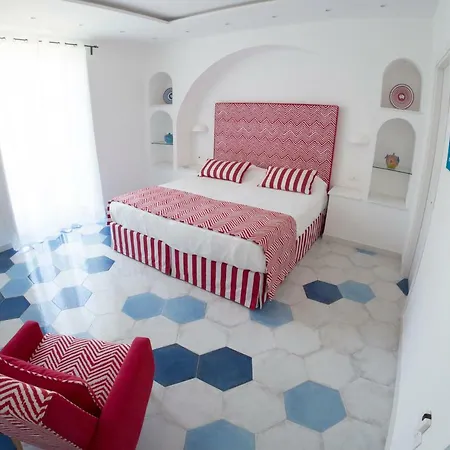 Syreness Suites *